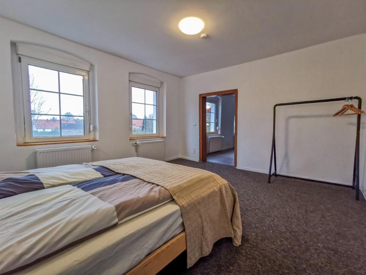 Apartment In Herrenhaus Gross Pinnow Esterno foto