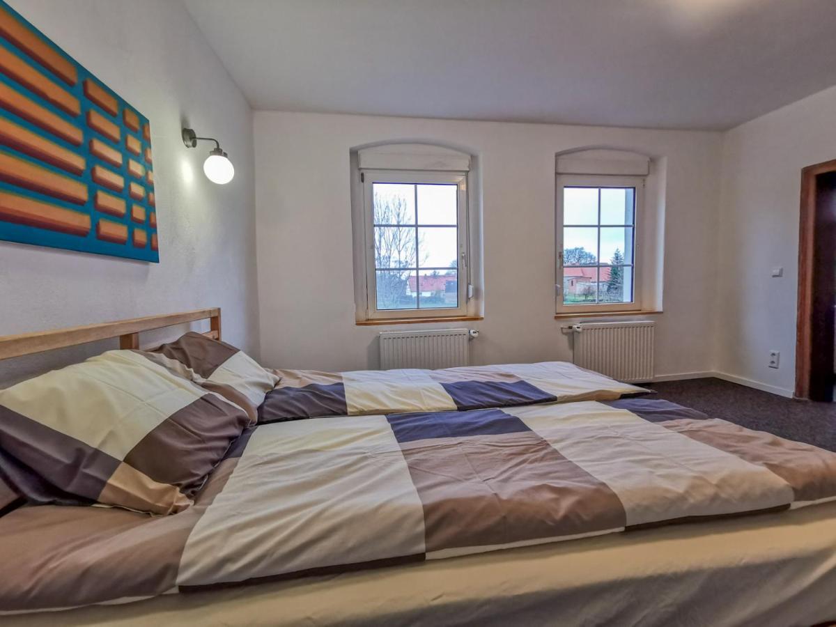 Apartment In Herrenhaus Gross Pinnow Esterno foto