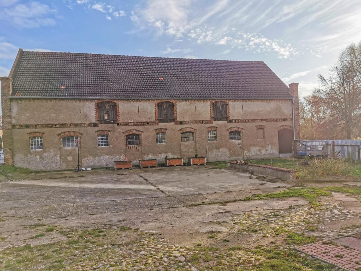 Apartment In Herrenhaus Gross Pinnow Esterno foto