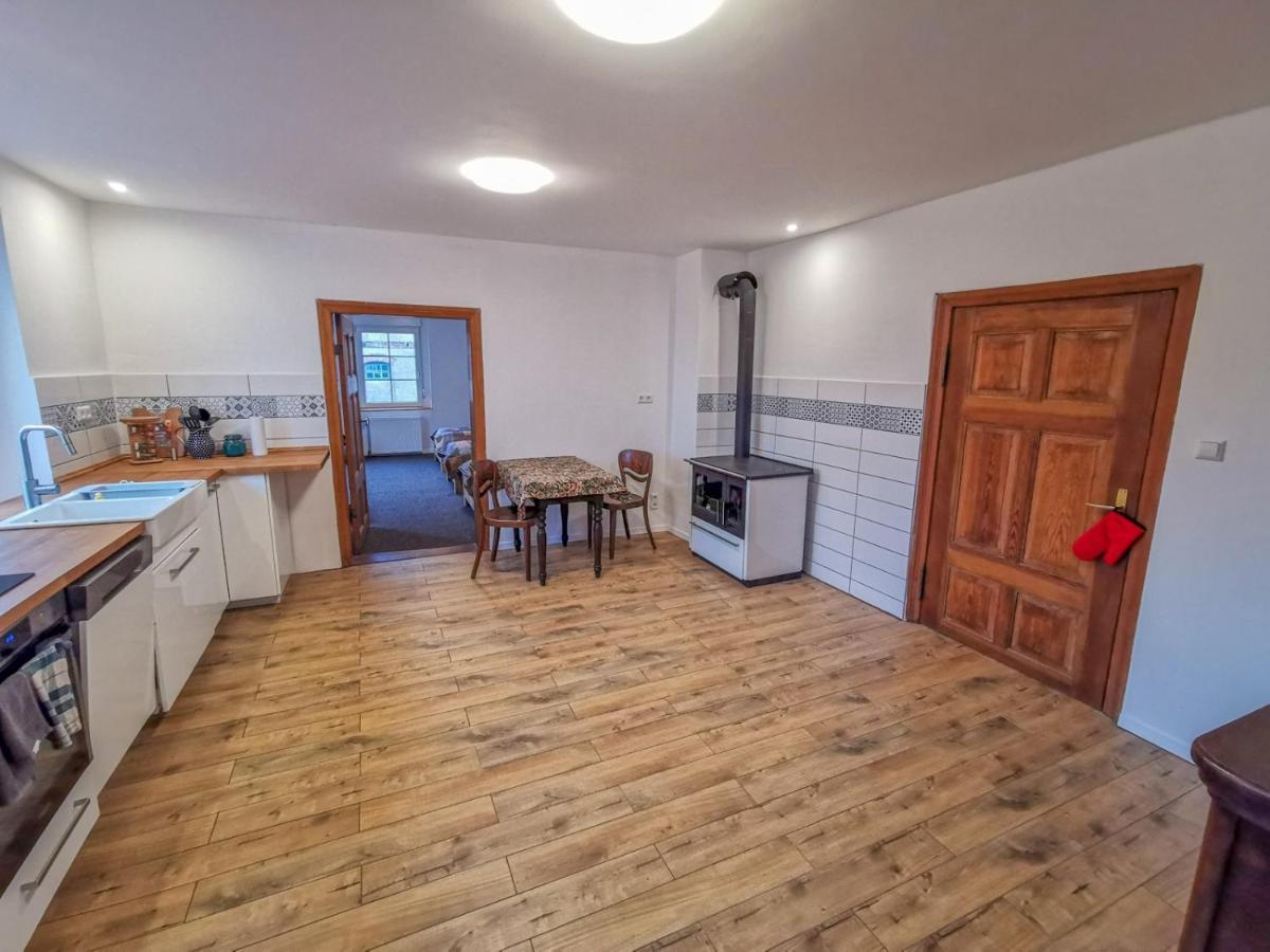 Apartment In Herrenhaus Gross Pinnow Esterno foto