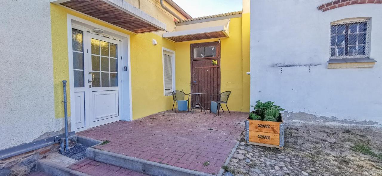 Apartment In Herrenhaus Gross Pinnow Esterno foto