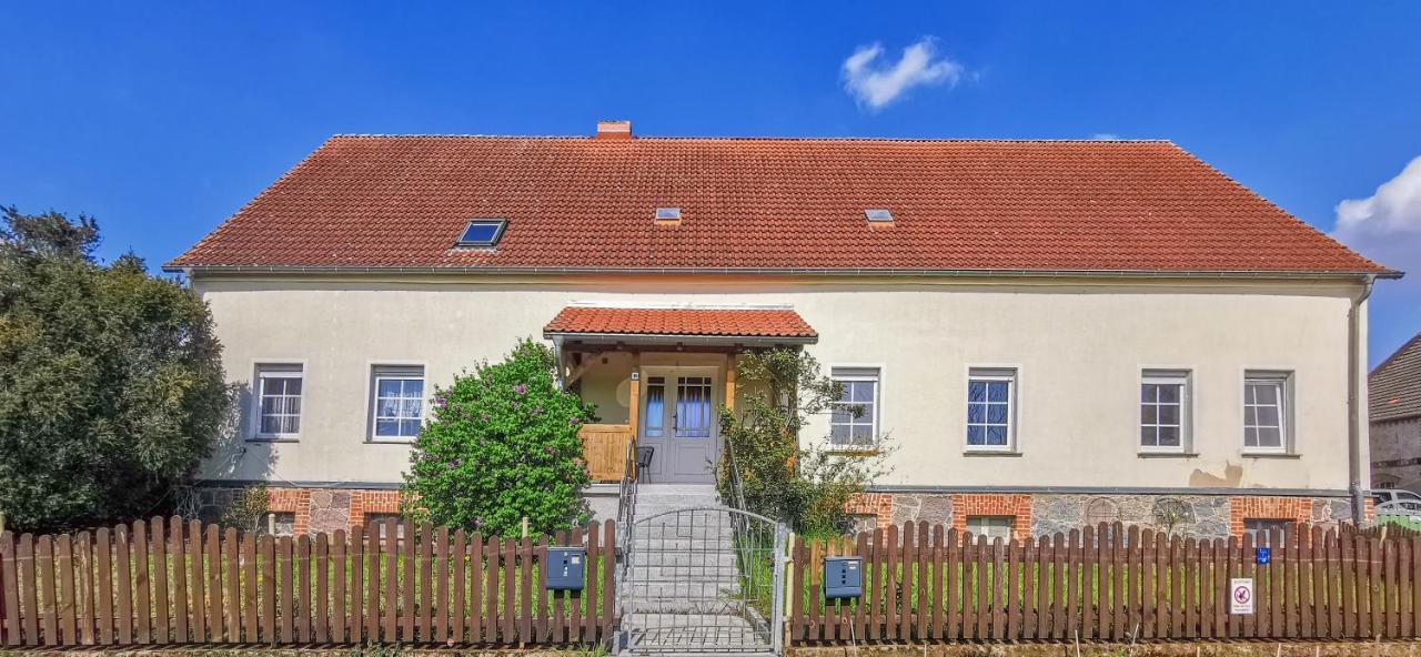 Apartment In Herrenhaus Gross Pinnow Esterno foto